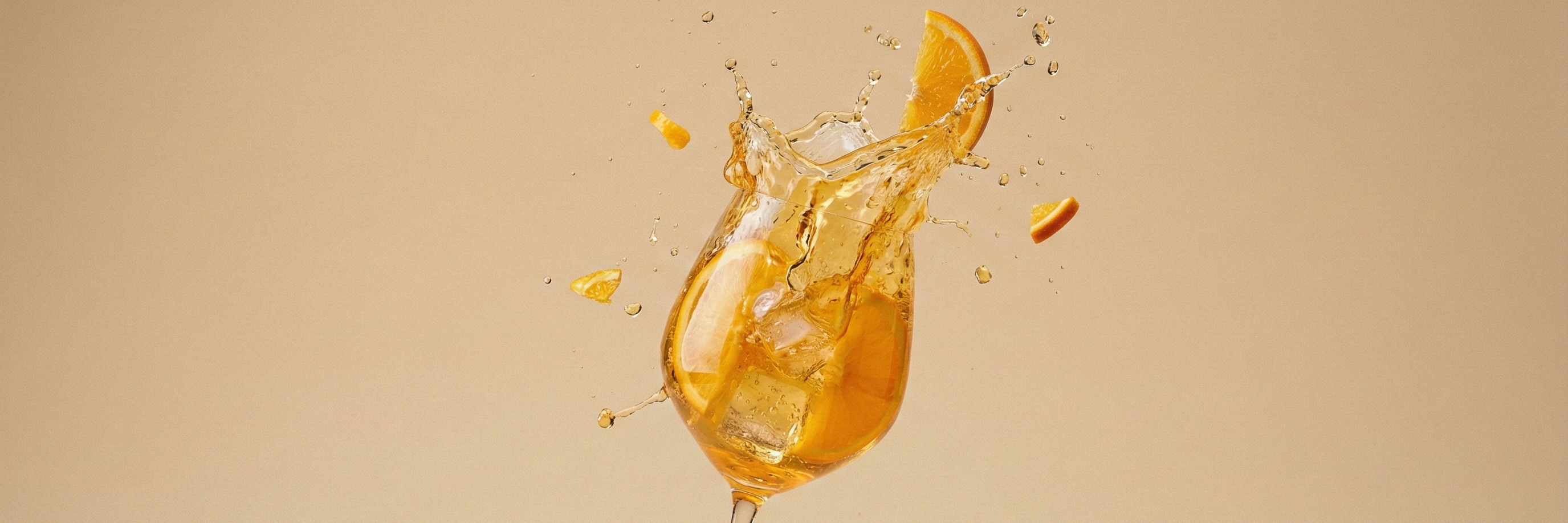 Peach Spritz – przepis na brzoskwiniowego drinka z prosecco 