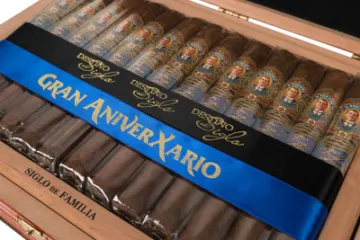 ARTURO FUENTE DESTINO AL SIGLO DE FAMILIAS D-F-13