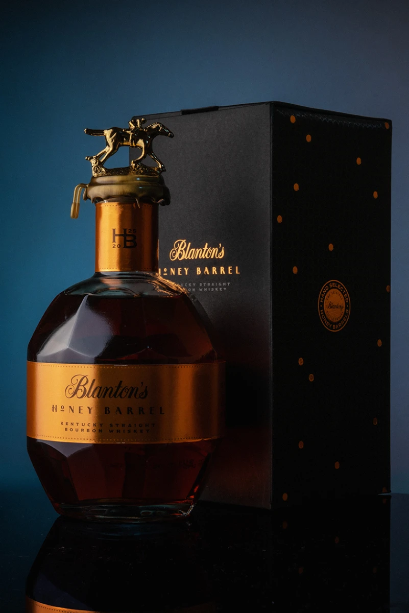BLANTON'S HONEY BARREL 2025 SPECIAL EDITION 0,7 KARTONIK